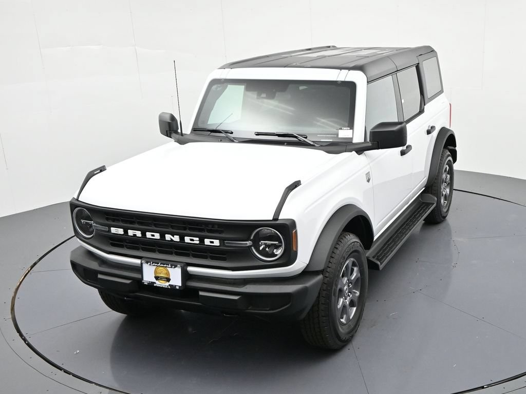 Ford Bronco Vehicle Full-screen Gallery Image 18