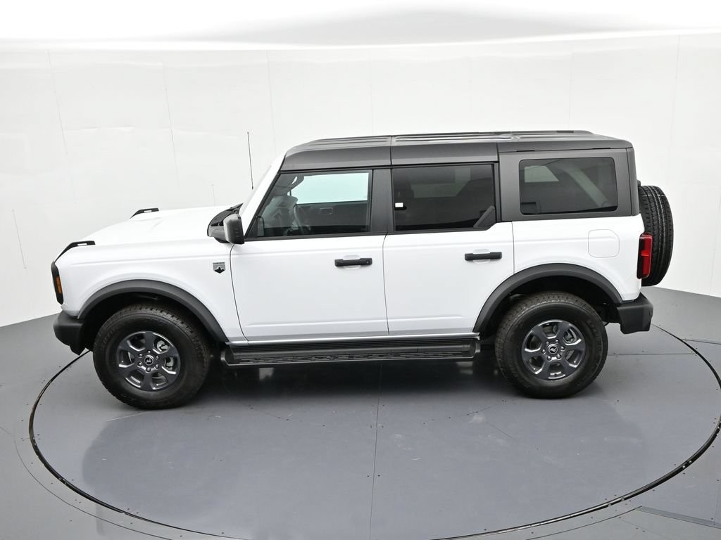 Ford Bronco Vehicle Full-screen Gallery Image 19
