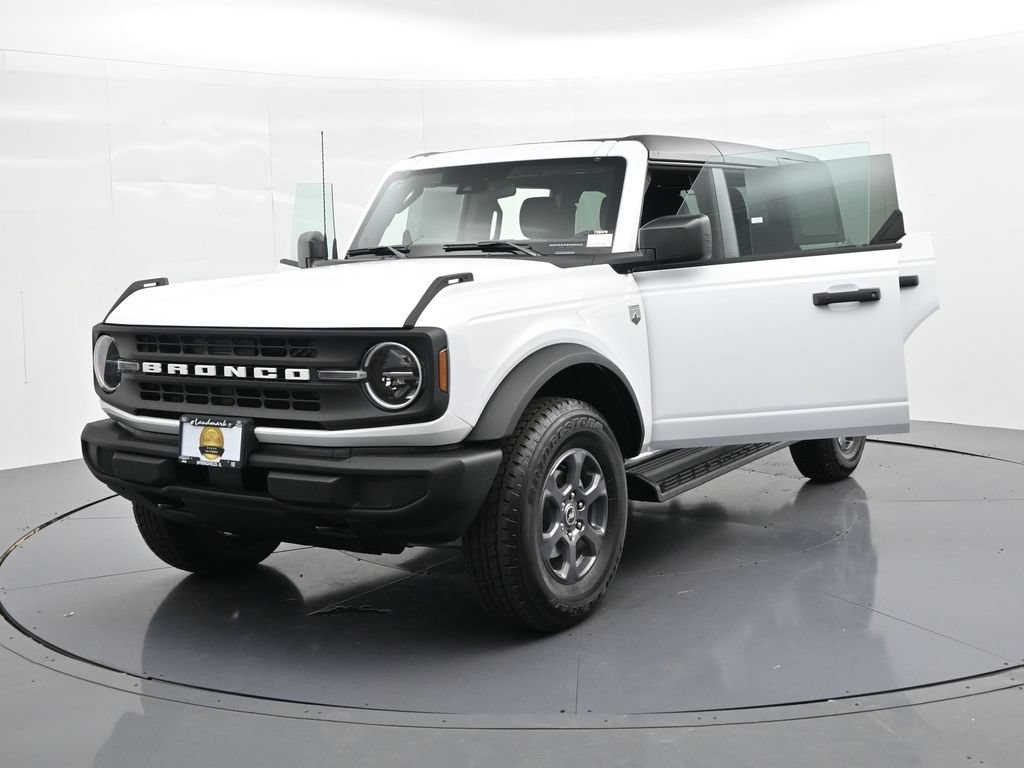 Ford Bronco Vehicle Full-screen Gallery Image 26