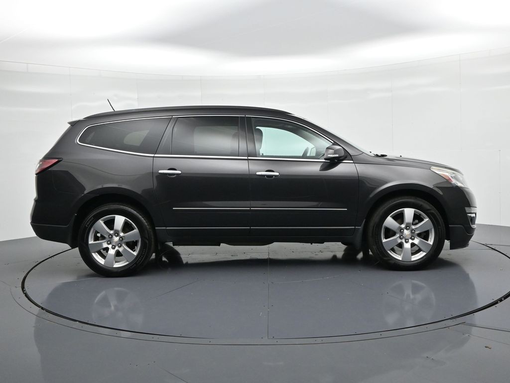 Chevrolet Traverse Vehicle Full-screen Gallery Image 5