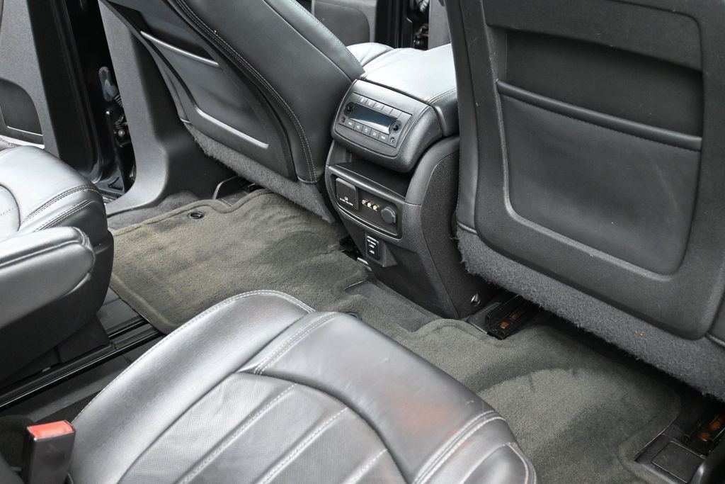 Chevrolet Traverse Vehicle Full-screen Gallery Image 10