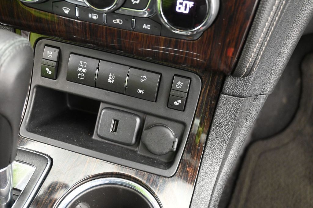 Chevrolet Traverse Vehicle Full-screen Gallery Image 14