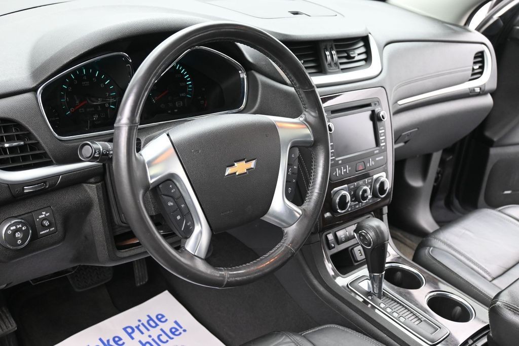 Chevrolet Traverse Vehicle Full-screen Gallery Image 16