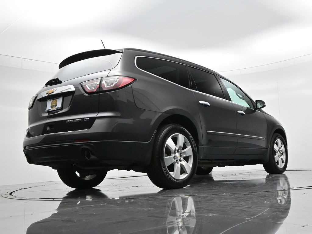 Chevrolet Traverse Vehicle Full-screen Gallery Image 23