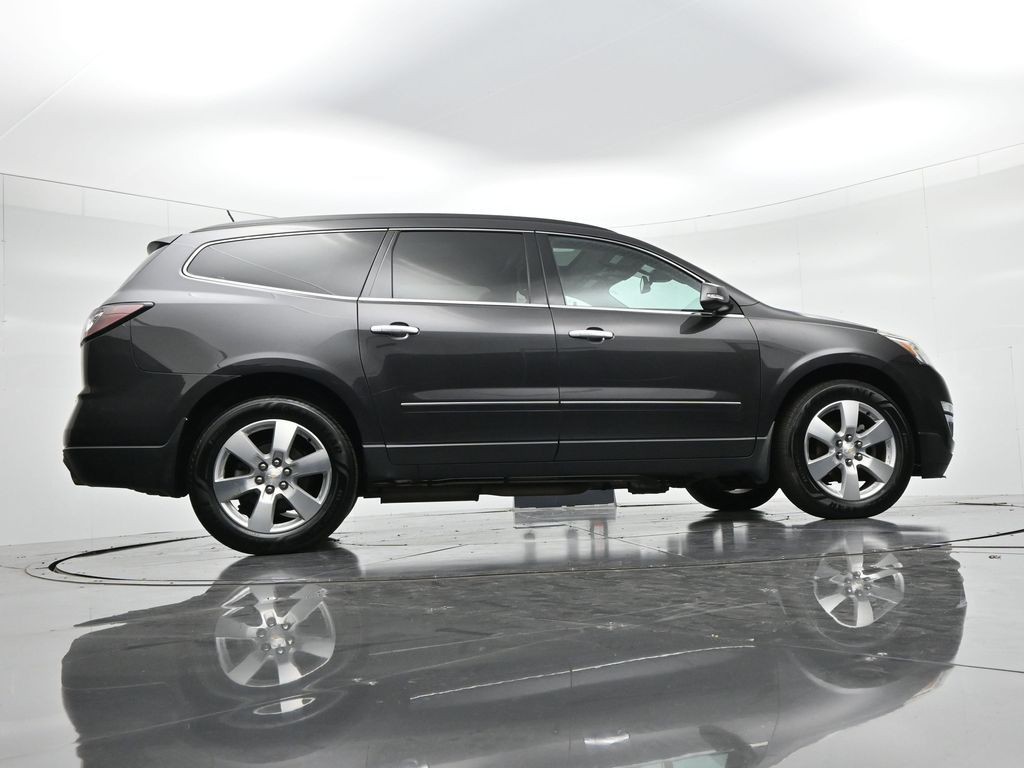 Chevrolet Traverse Vehicle Full-screen Gallery Image 24