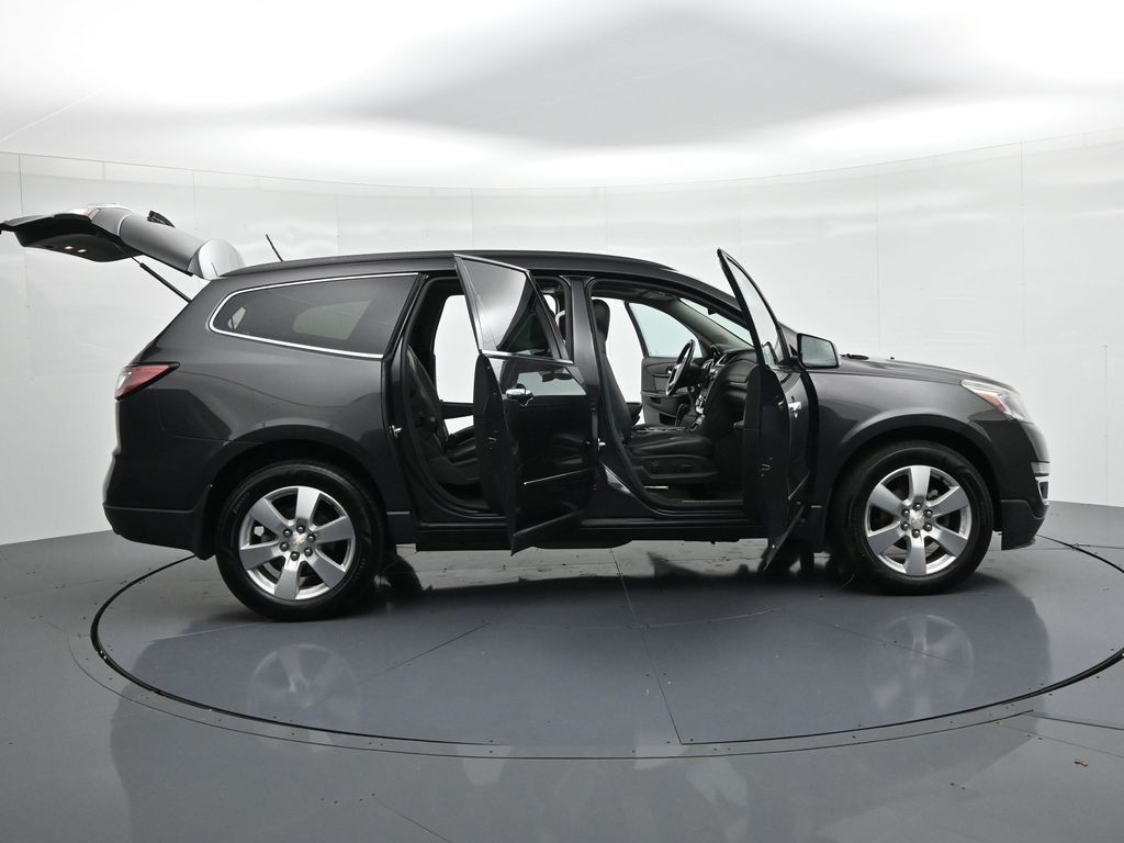 Chevrolet Traverse Vehicle Full-screen Gallery Image 25