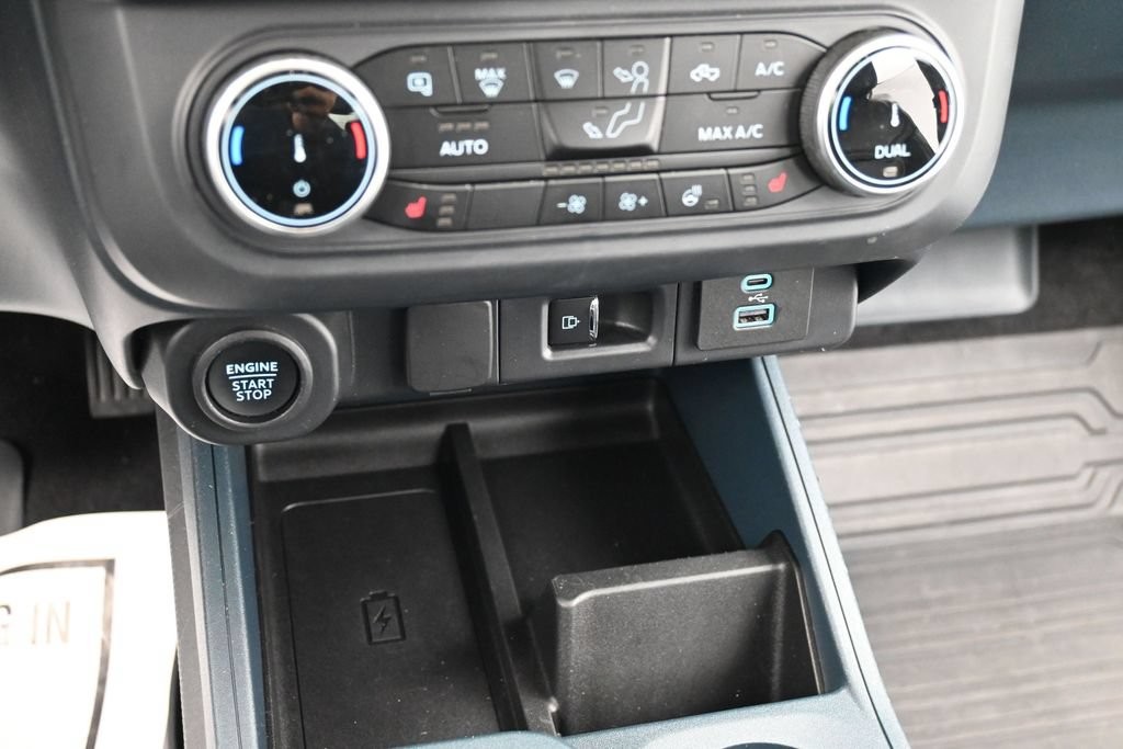 Ford Maverick Vehicle Full-screen Gallery Image 11