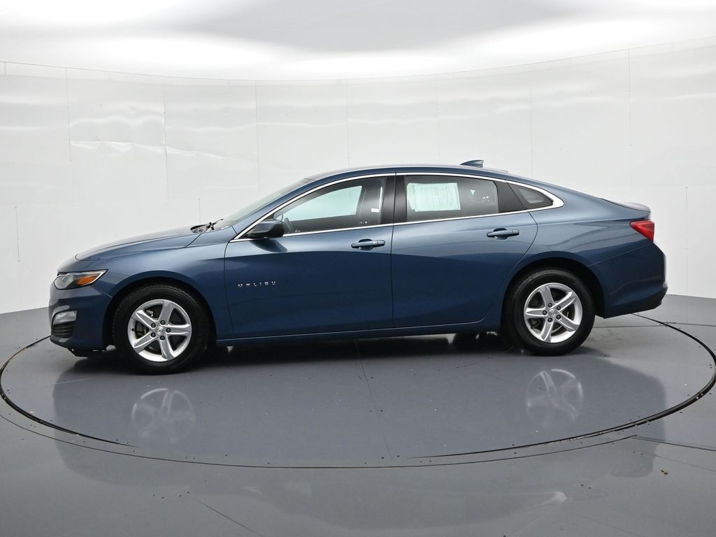 Chevrolet Malibu Vehicle Full-screen Gallery Image 9