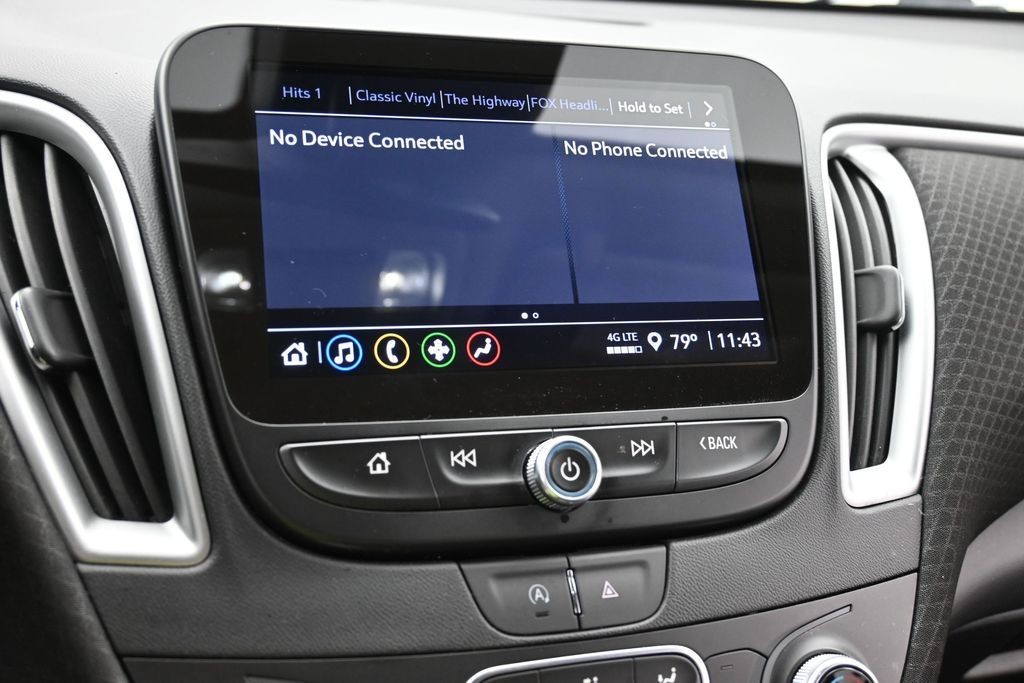 Chevrolet Malibu Vehicle Full-screen Gallery Image 10