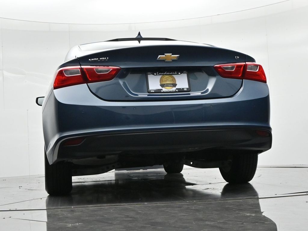 Chevrolet Malibu Vehicle Full-screen Gallery Image 20