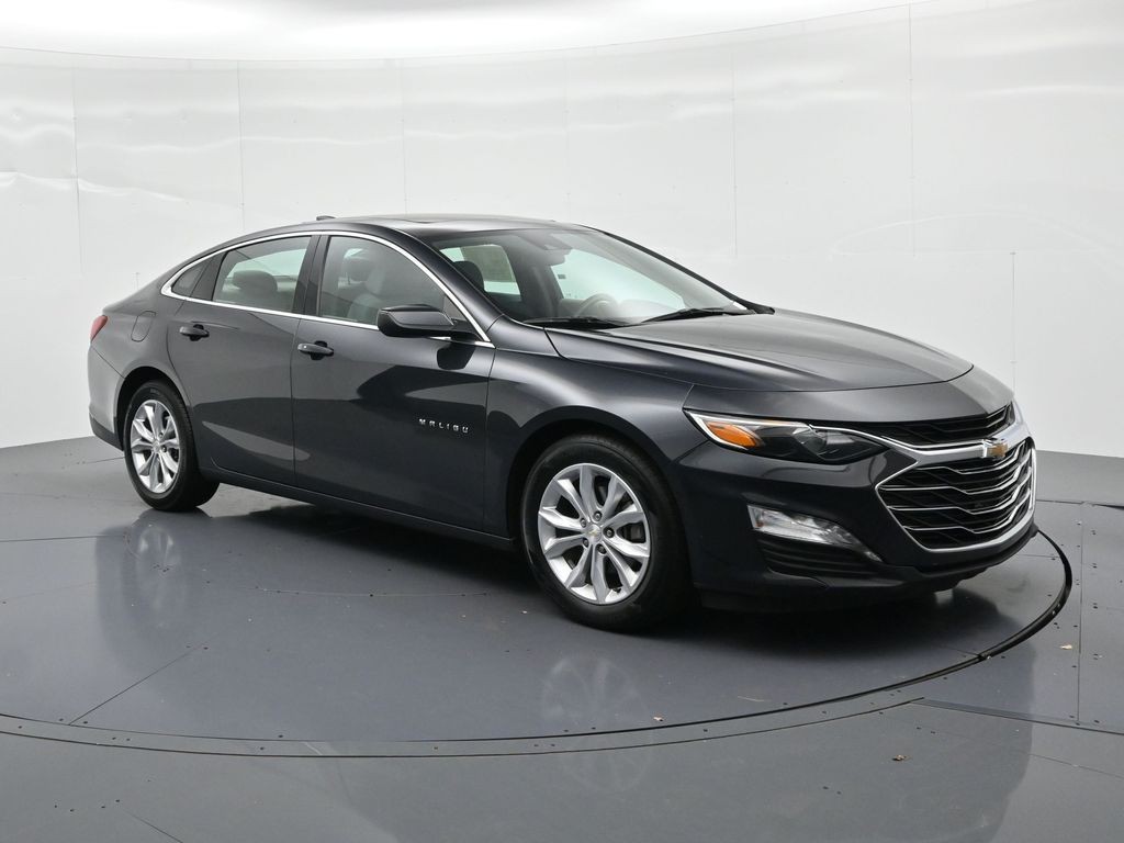 Chevrolet Malibu Vehicle Full-screen Gallery Image 4
