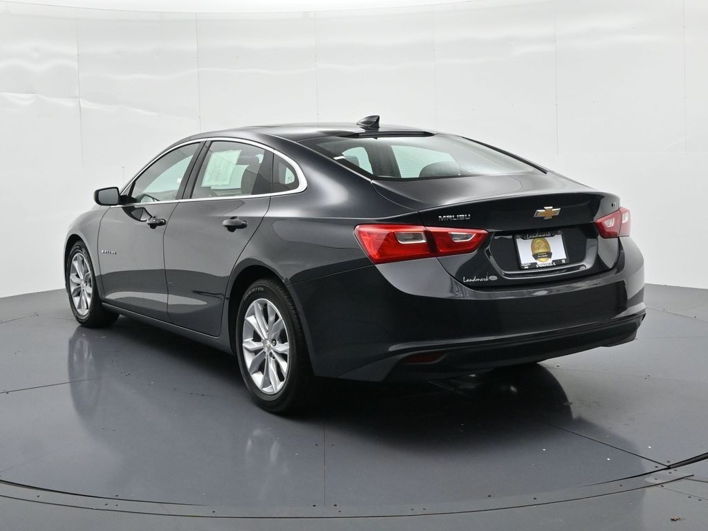Chevrolet Malibu Vehicle Full-screen Gallery Image 8