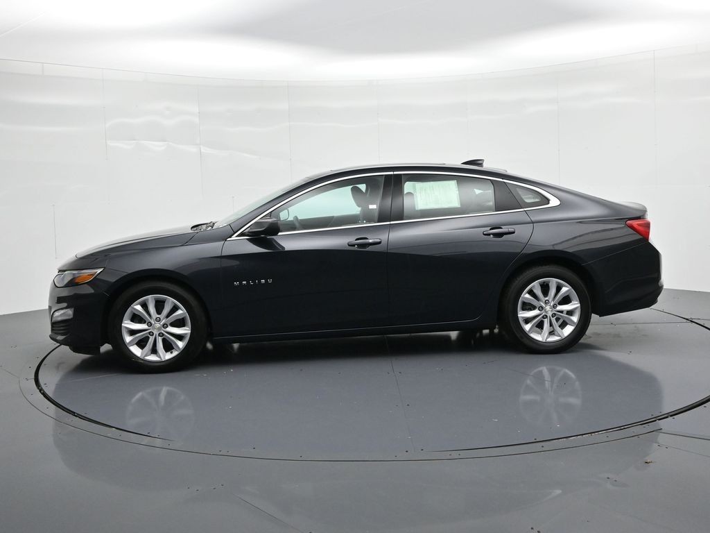 Chevrolet Malibu Vehicle Full-screen Gallery Image 9