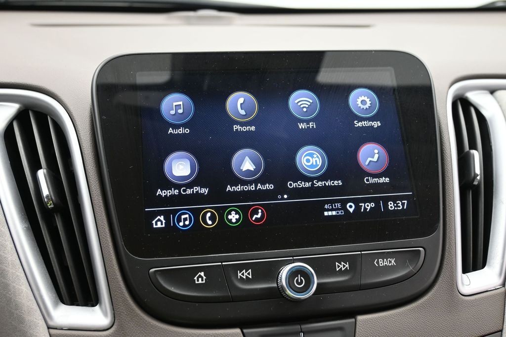 Chevrolet Malibu Vehicle Full-screen Gallery Image 10