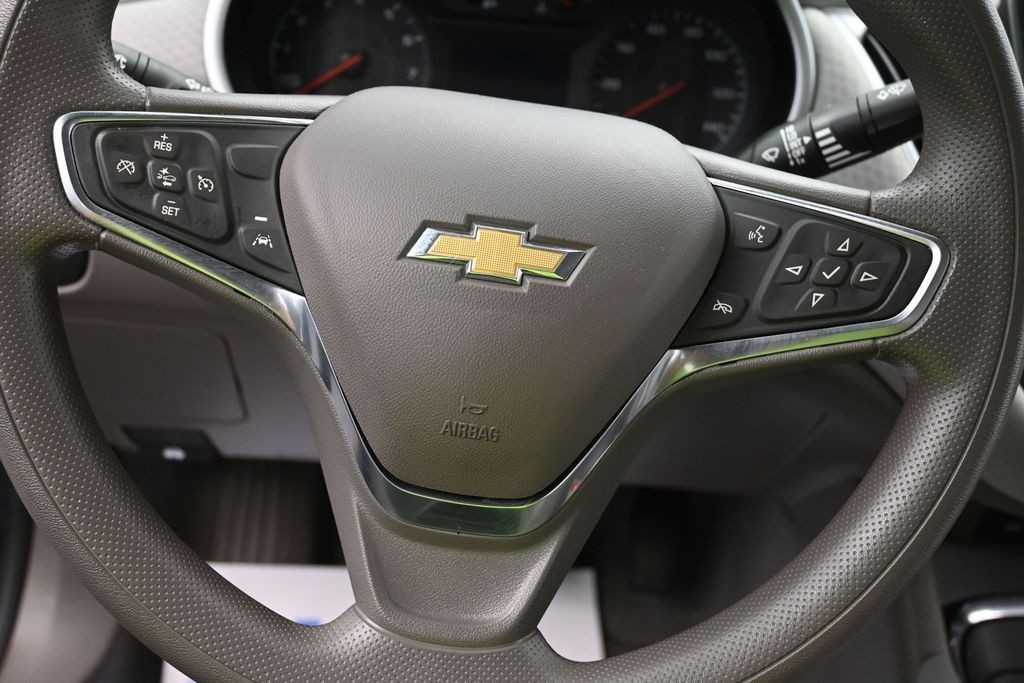 Chevrolet Malibu Vehicle Full-screen Gallery Image 13