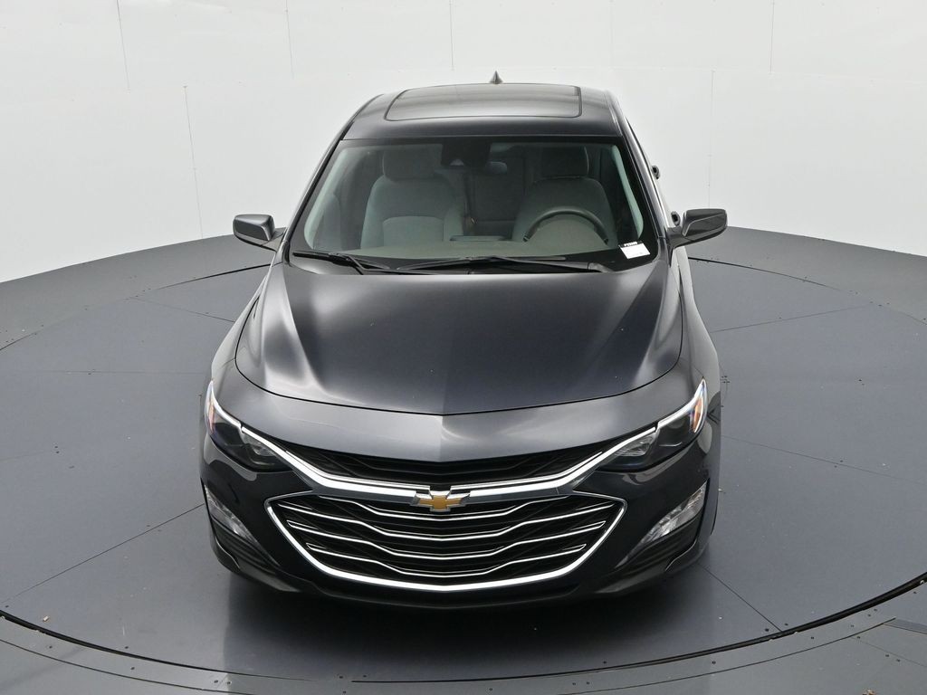 Chevrolet Malibu Vehicle Full-screen Gallery Image 16
