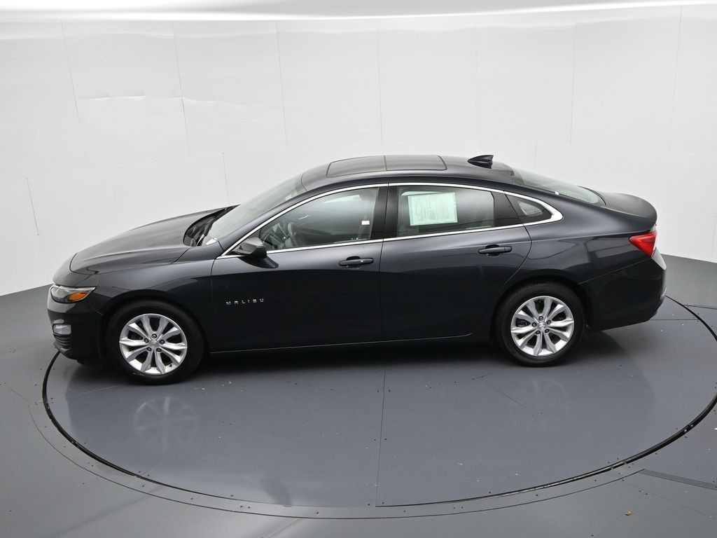 Chevrolet Malibu Vehicle Full-screen Gallery Image 18