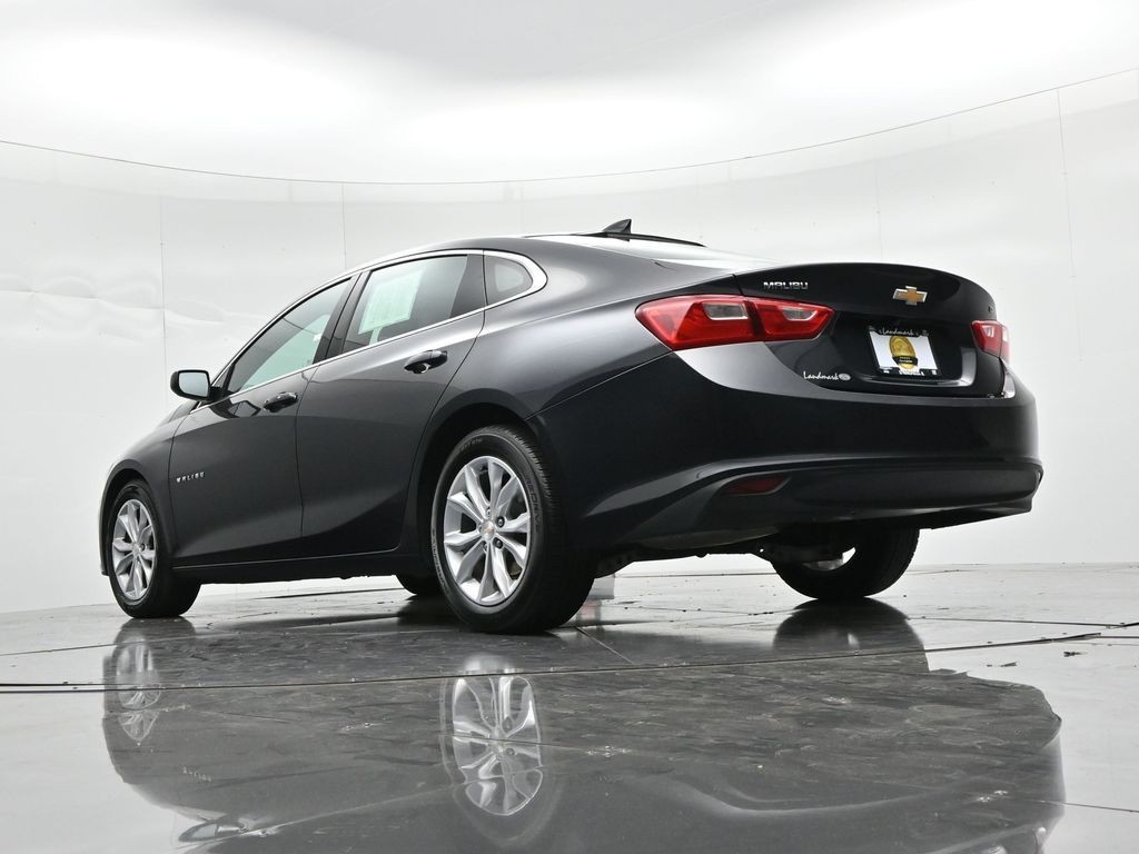 Chevrolet Malibu Vehicle Full-screen Gallery Image 19