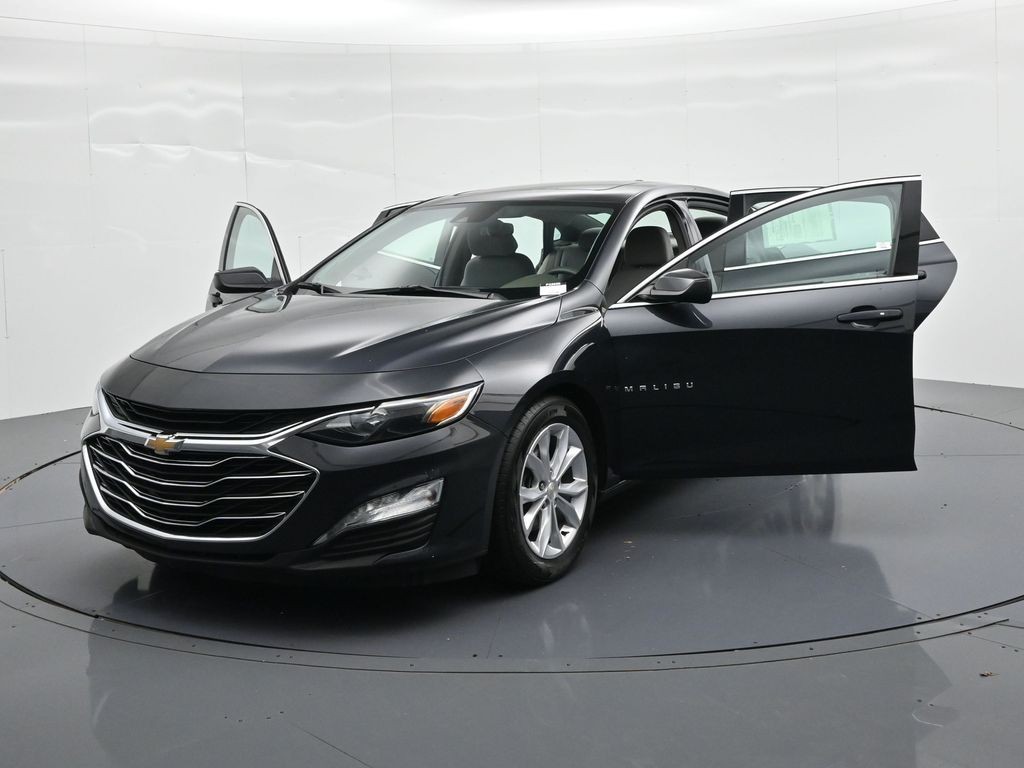 Chevrolet Malibu Vehicle Full-screen Gallery Image 25