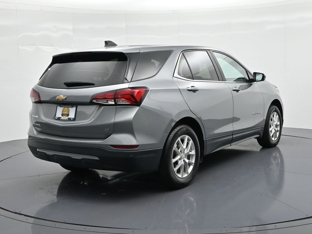Chevrolet Equinox Vehicle Full-screen Gallery Image 6
