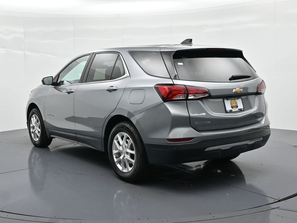 Chevrolet Equinox Vehicle Full-screen Gallery Image 8