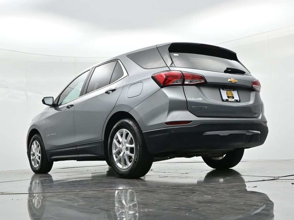 Chevrolet Equinox Vehicle Full-screen Gallery Image 19
