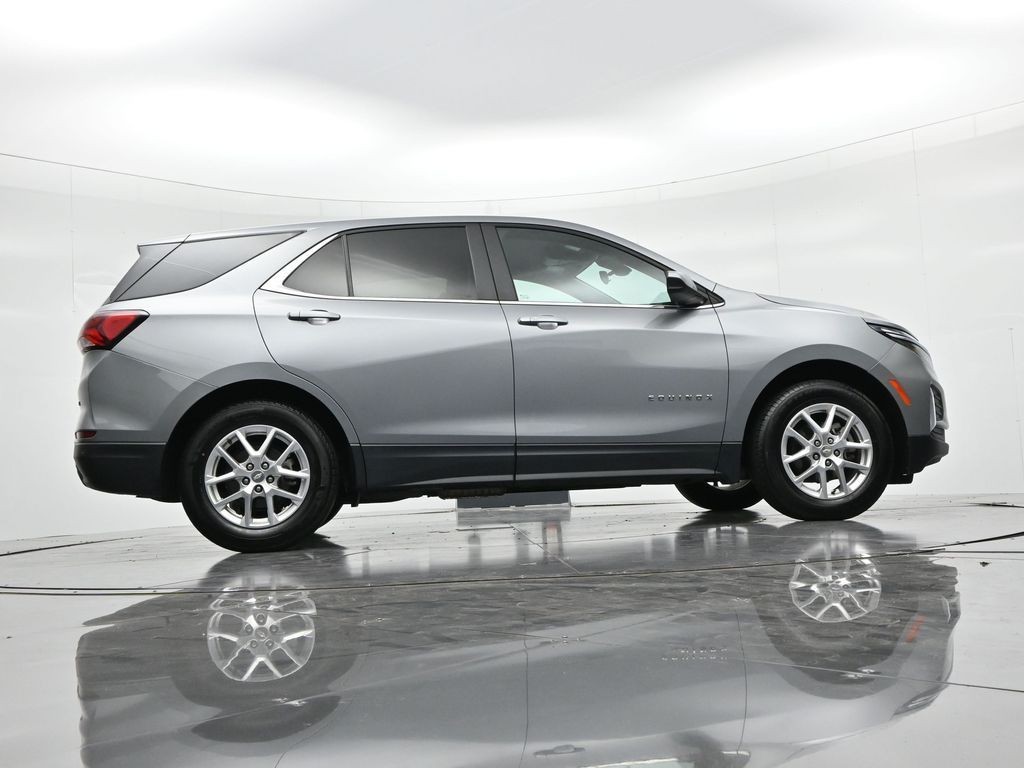 Chevrolet Equinox Vehicle Full-screen Gallery Image 22