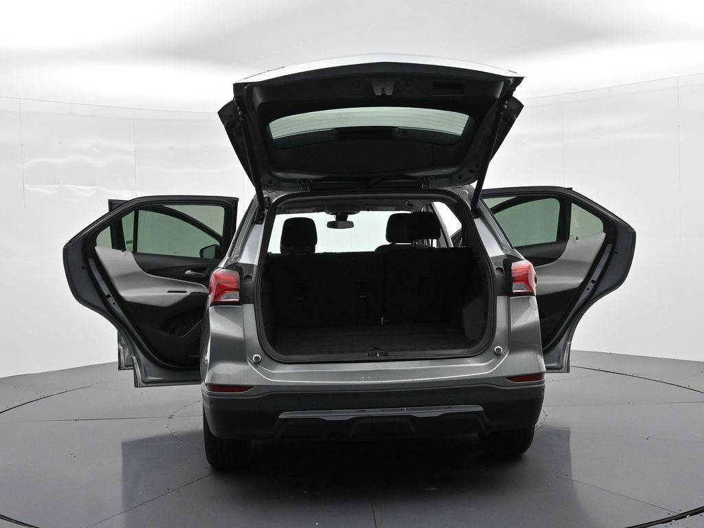 Chevrolet Equinox Vehicle Full-screen Gallery Image 26