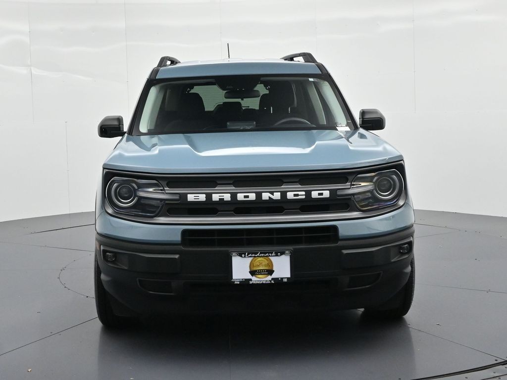 Ford Bronco Sport Vehicle Full-screen Gallery Image 03