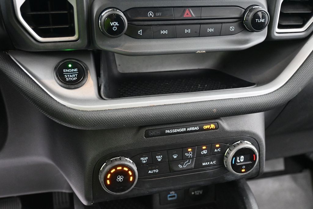Ford Bronco Sport Vehicle Full-screen Gallery Image 11