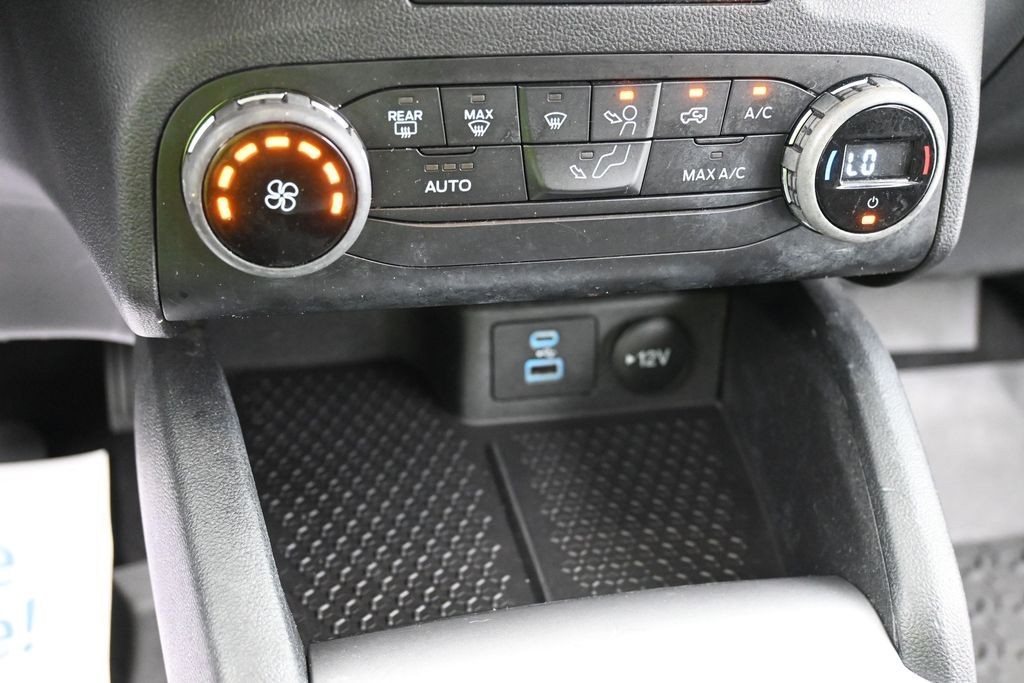 Ford Bronco Sport Vehicle Full-screen Gallery Image 12