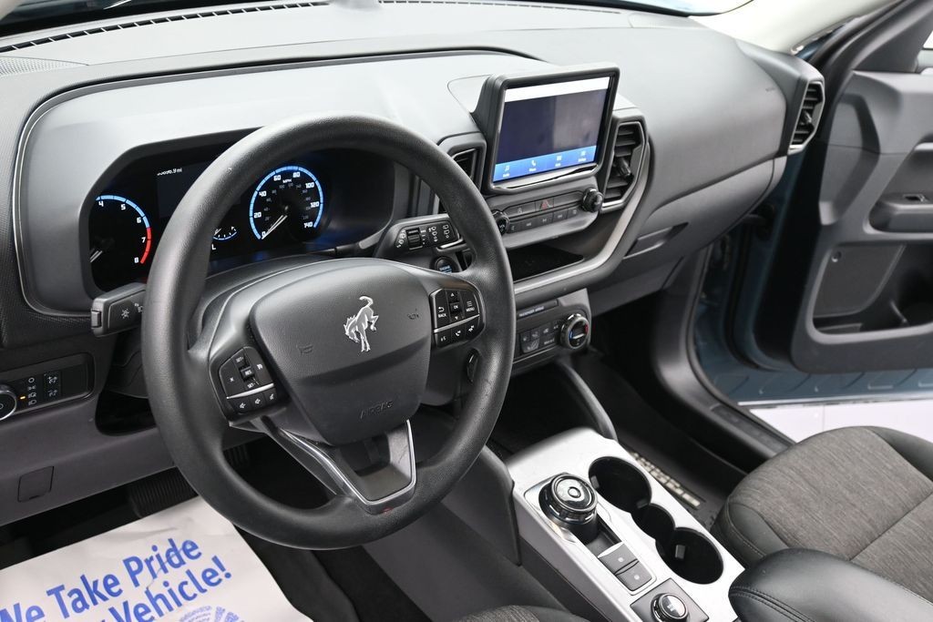 Ford Bronco Sport Vehicle Full-screen Gallery Image 15