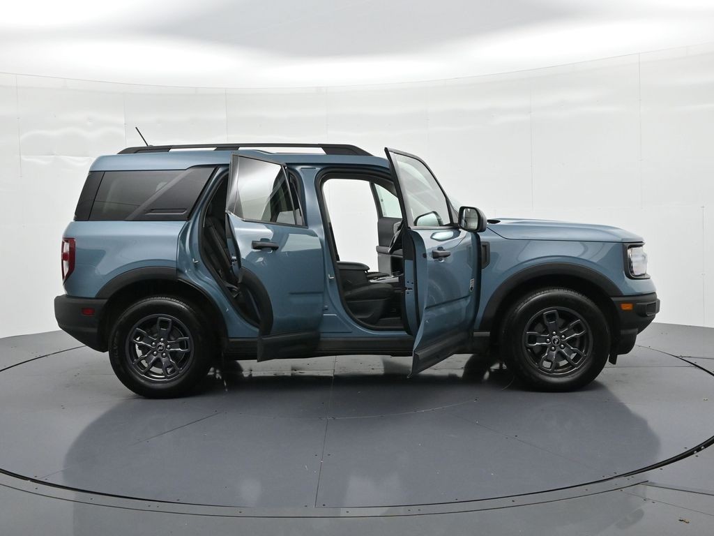 Ford Bronco Sport Vehicle Full-screen Gallery Image 24