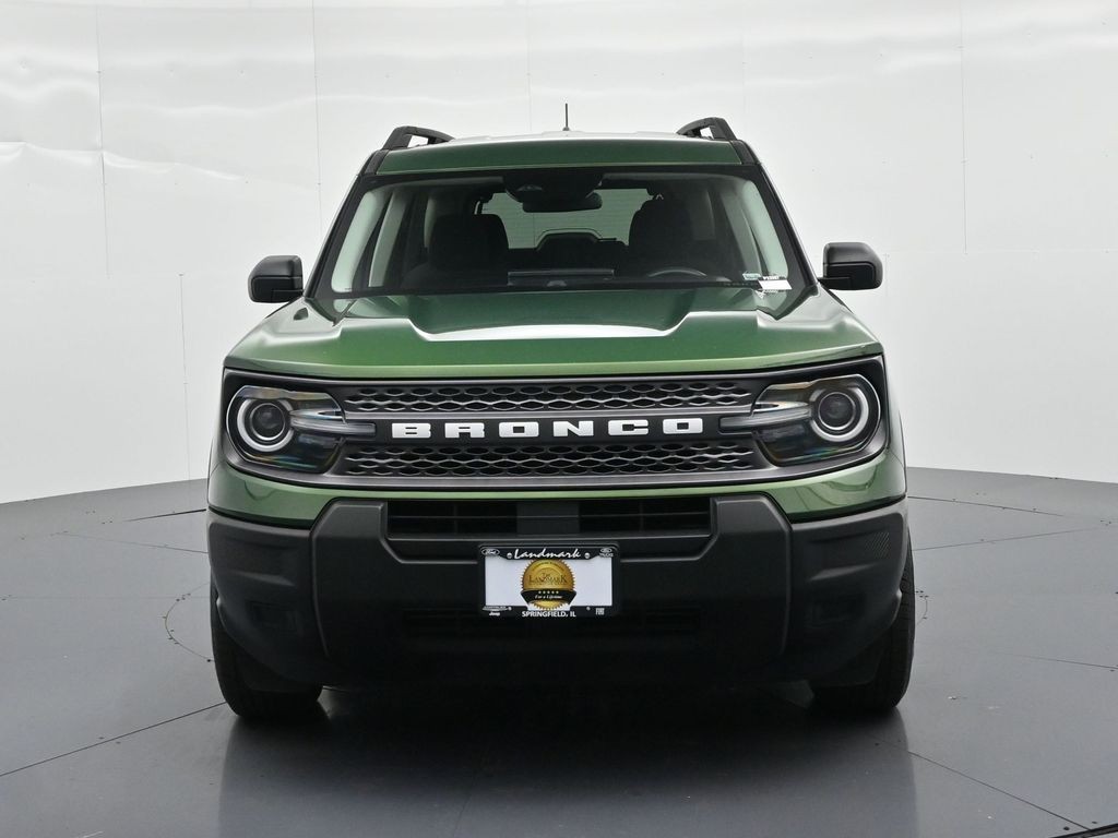 Ford Bronco Sport Vehicle Full-screen Gallery Image 3