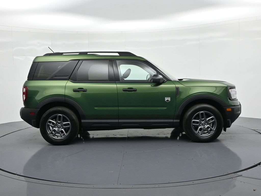 Ford Bronco Sport Vehicle Full-screen Gallery Image 5