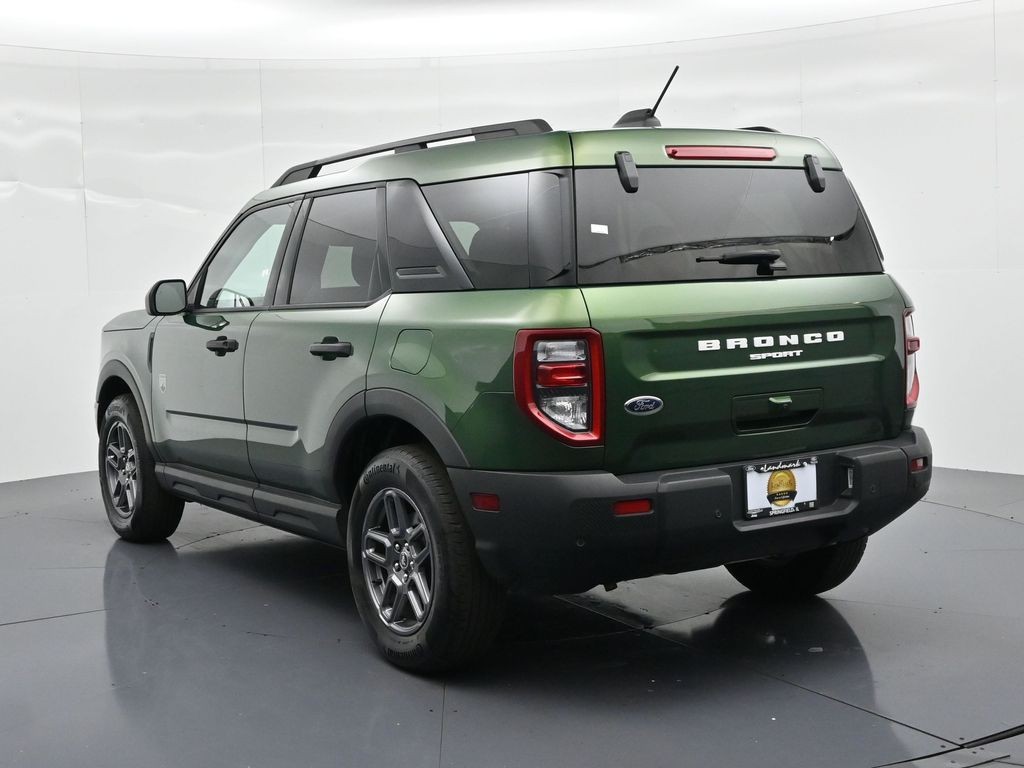 Ford Bronco Sport Vehicle Full-screen Gallery Image 8