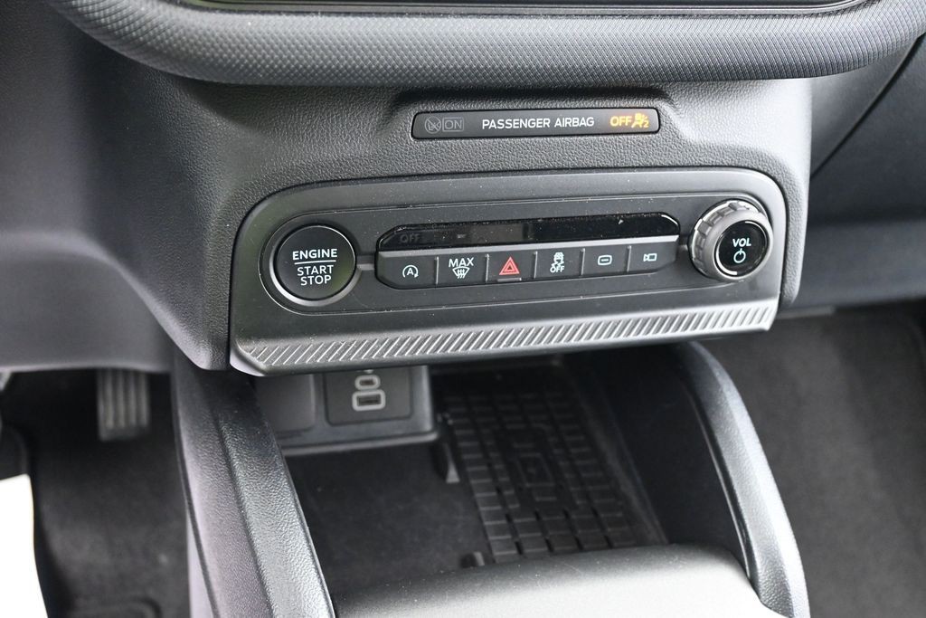 Ford Bronco Sport Vehicle Full-screen Gallery Image 11