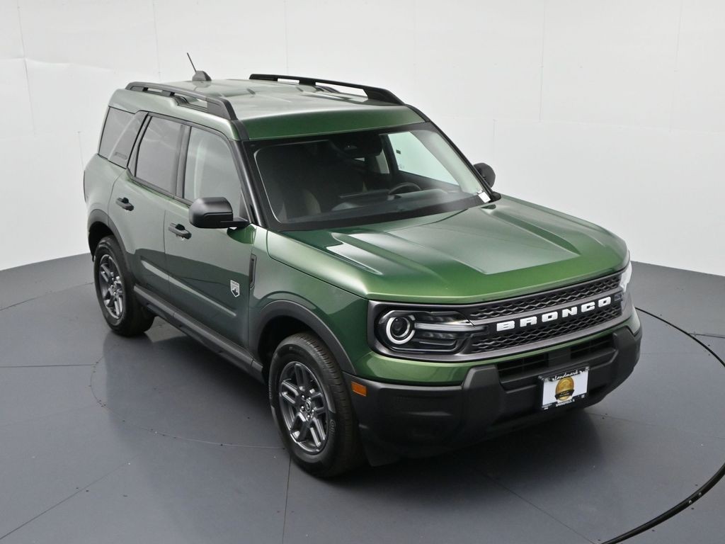 Ford Bronco Sport Vehicle Full-screen Gallery Image 15