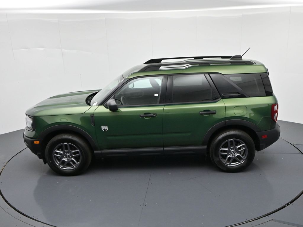 Ford Bronco Sport Vehicle Full-screen Gallery Image 18