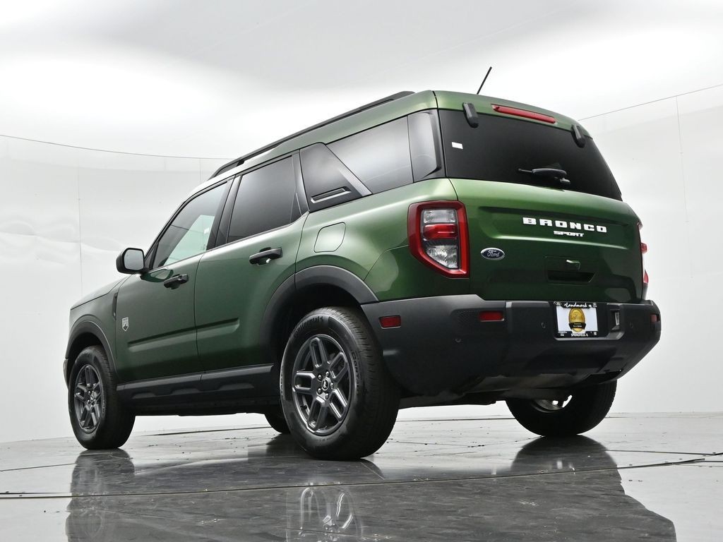Ford Bronco Sport Vehicle Full-screen Gallery Image 19