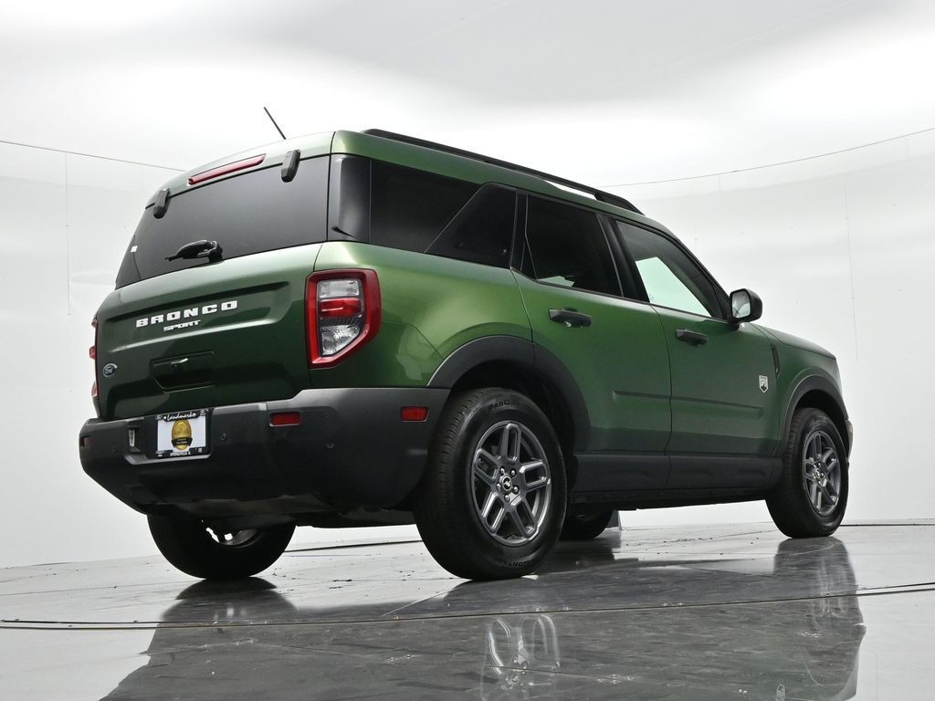 Ford Bronco Sport Vehicle Full-screen Gallery Image 21