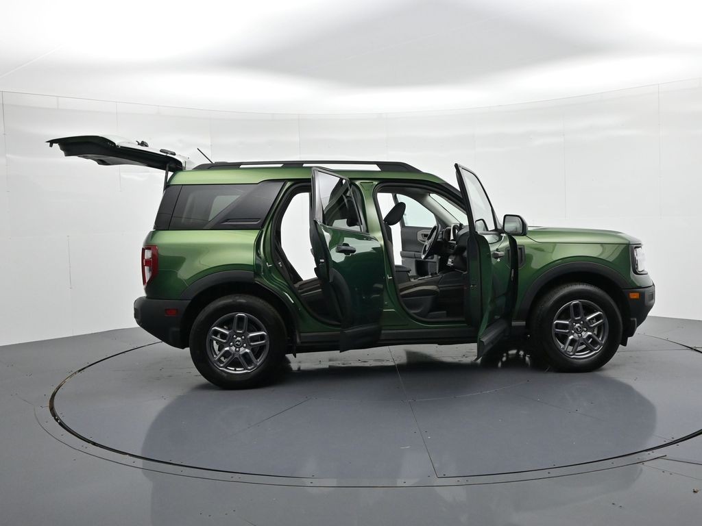 Ford Bronco Sport Vehicle Full-screen Gallery Image 23