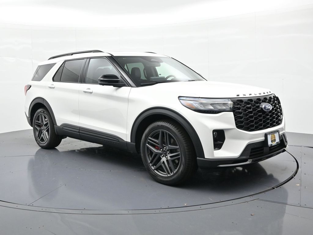 Ford Explorer Vehicle Full-screen Gallery Image 4