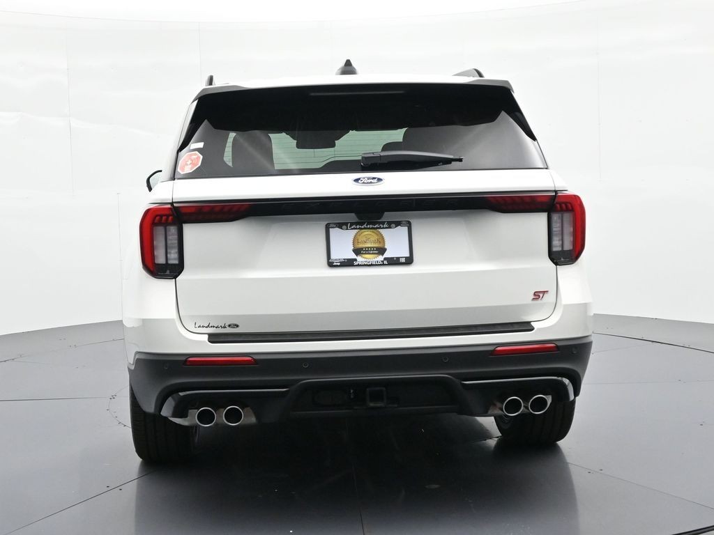 Ford Explorer Vehicle Full-screen Gallery Image 7