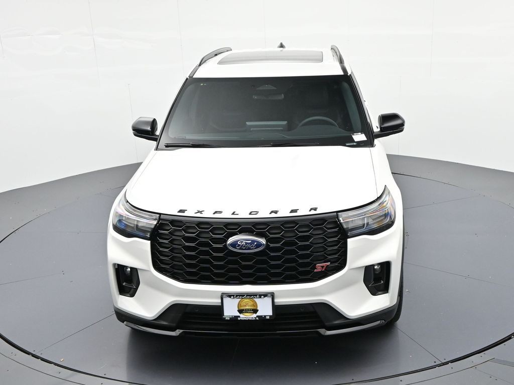 Ford Explorer Vehicle Full-screen Gallery Image 16