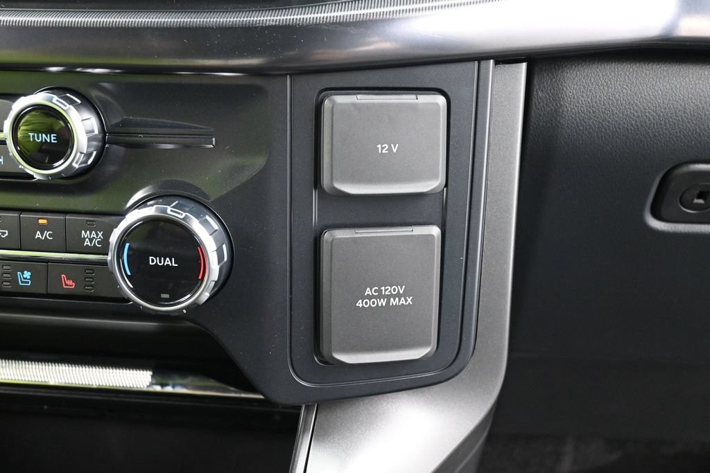 Ford F-150 Vehicle Full-screen Gallery Image 12