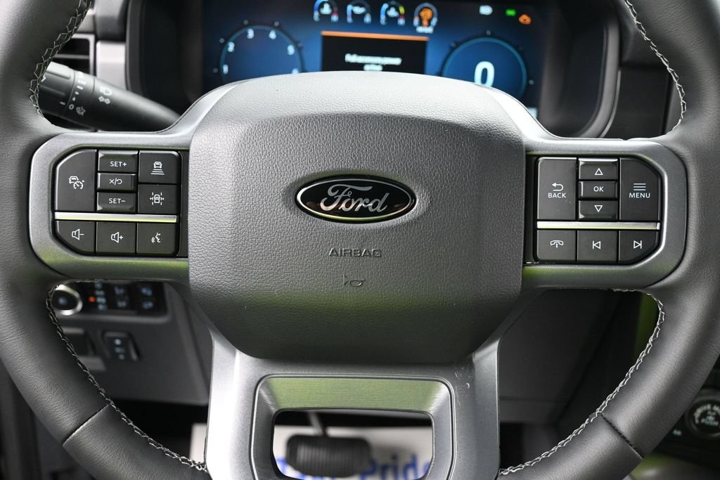 Ford F-150 Vehicle Full-screen Gallery Image 14