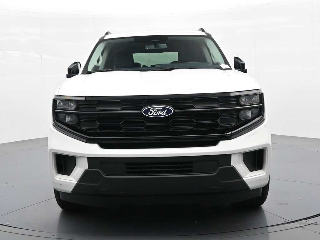 Ford Expedition Max Vehicle Full-screen Gallery Image 3
