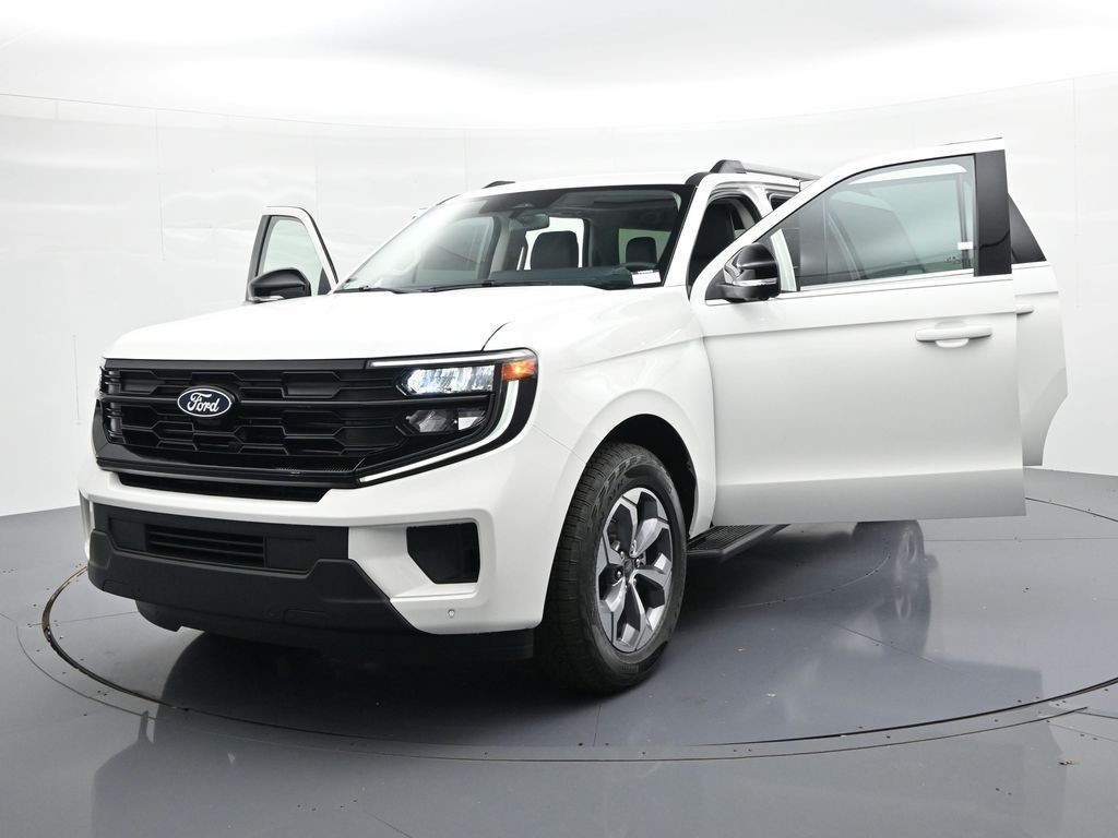 Ford Expedition Max Vehicle Full-screen Gallery Image 27