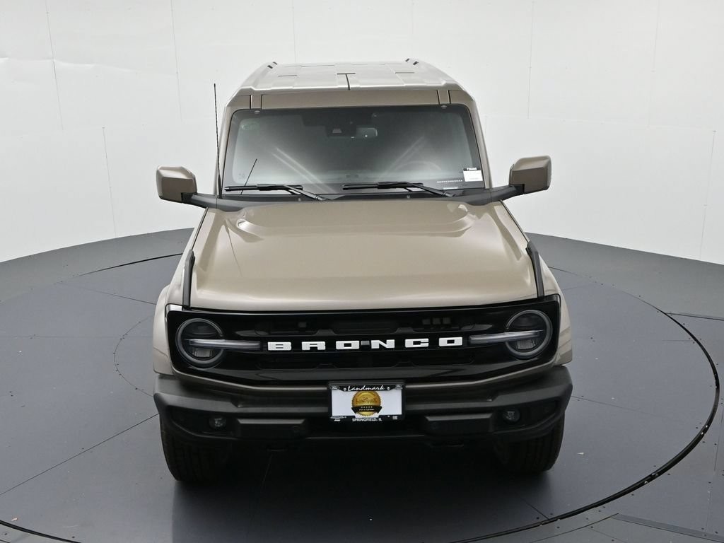 Ford Bronco Vehicle Full-screen Gallery Image 16